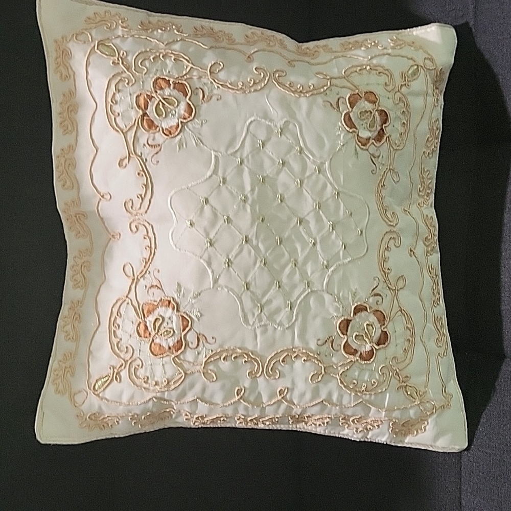4 Decretive pillow covers